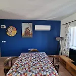 Xenia Apartament *